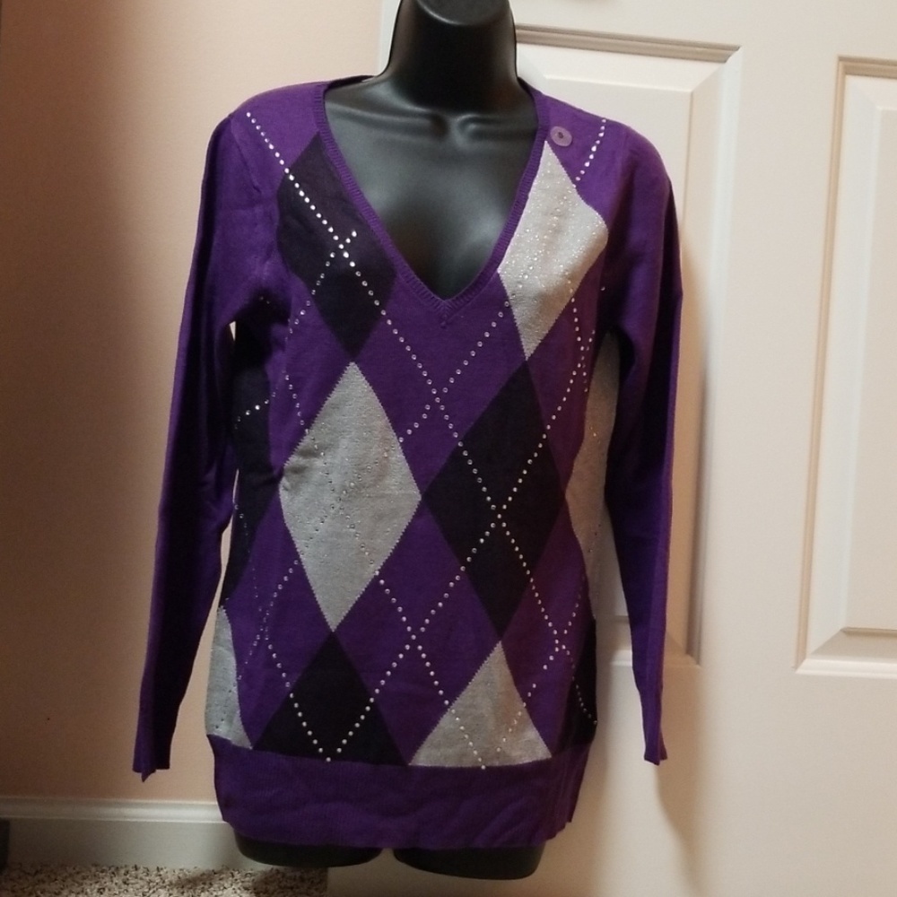 New York & Company V-neck Argyle Sweater NWT